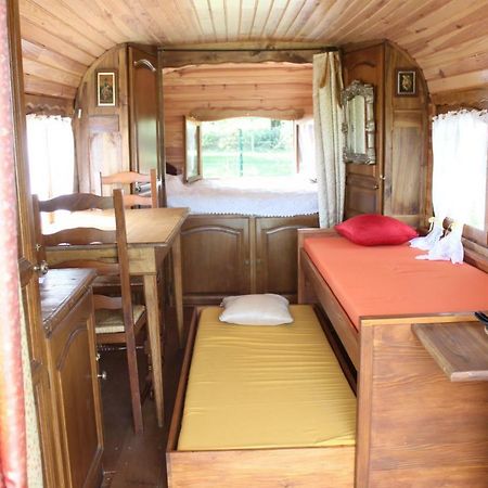 Bed and Breakfast Roulotte Montfee Semezanges Экстерьер фото