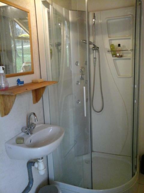 Bed and Breakfast Roulotte Montfee Semezanges Экстерьер фото