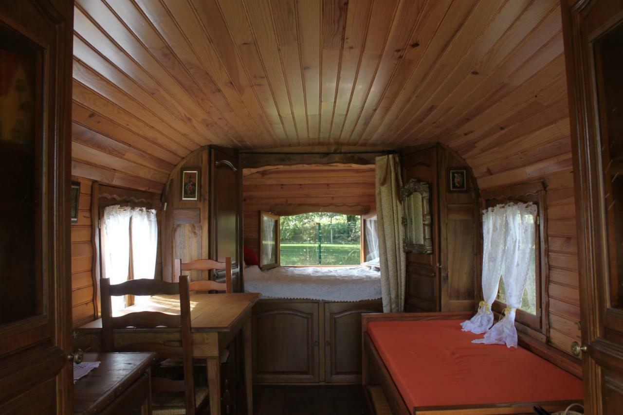 Bed and Breakfast Roulotte Montfee Semezanges Экстерьер фото